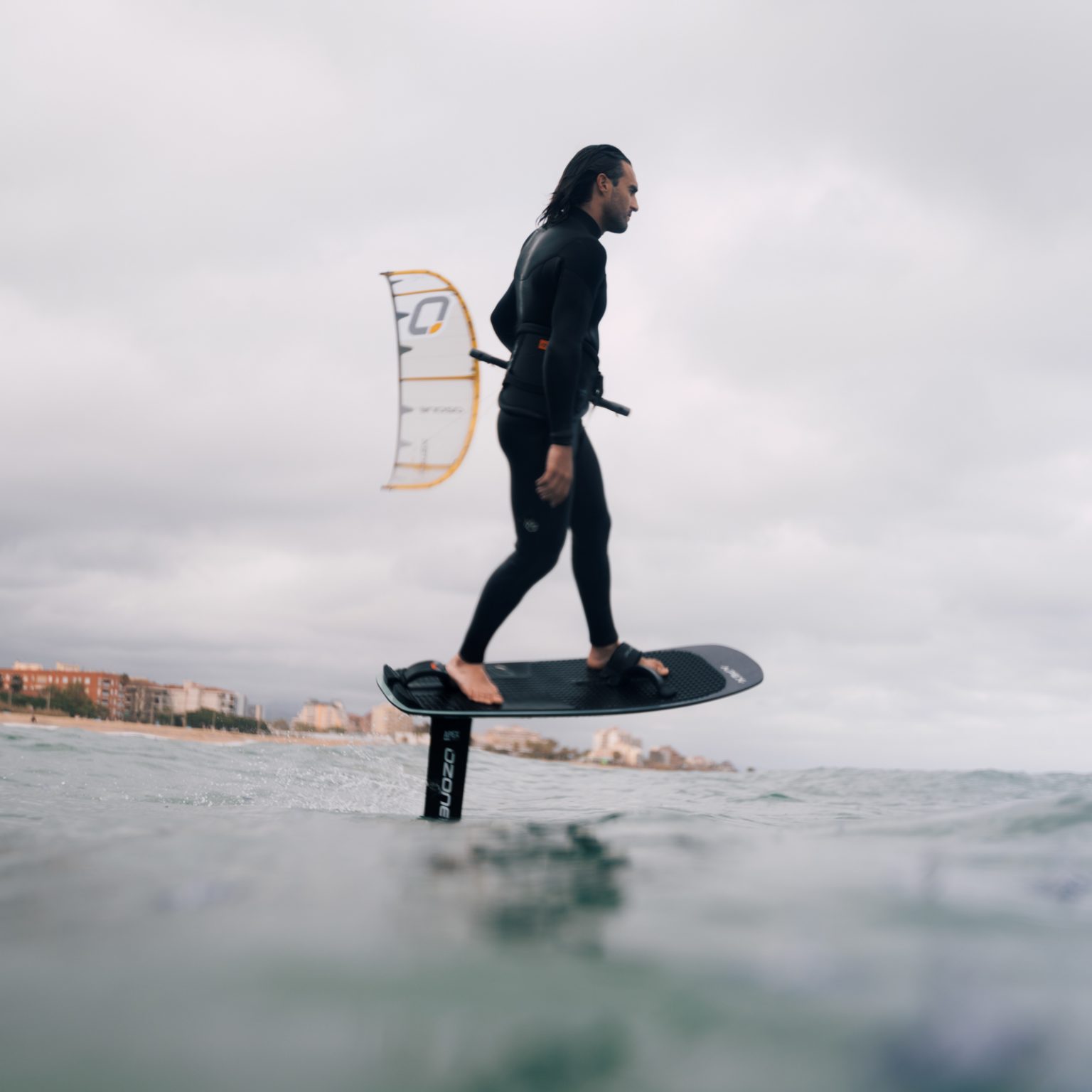 Ozone Apex V2 foil board Action