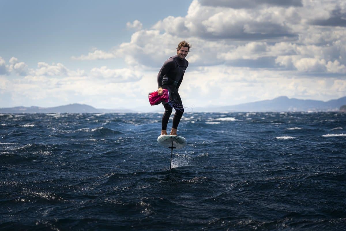 Pack‑and‑stow downwind system
