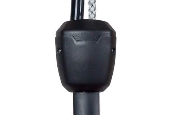 Spinning head with anti-twist flag out line